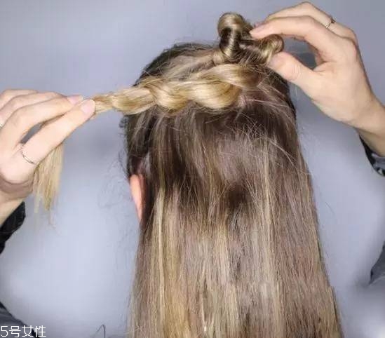 女生冬天長發(fā)怎么編好看？長發(fā)妹紙才懂得的痛