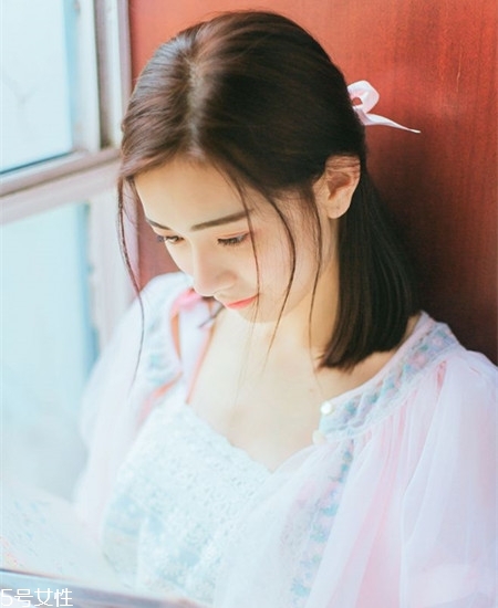 齊肩直發(fā)染什么顏色好看？簡(jiǎn)單好看的齊肩發(fā)扎法