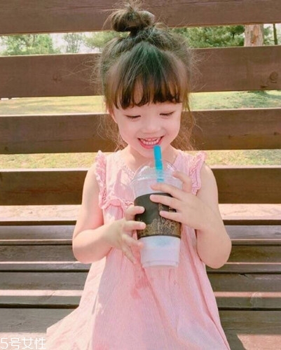 小女孩扎什么頭發(fā)好看？小公主發(fā)型大全