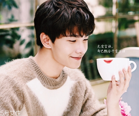 嬌蘭親親567是什么顏色？活色生香吻的秘訣
