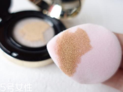 冬天適合用氣墊還是粉底液？冬天底妝和氣墊更配哦