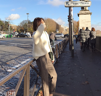 毛衣用冷水還是熱水洗？30度以?xún)?nèi)水溫為佳