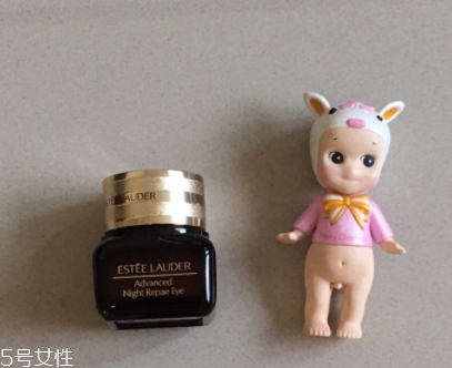雅詩蘭黛和雪花秀眼霜哪個好？