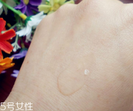 ipsa流金水什么味道？爛荔枝的味道
