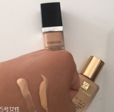 雅詩蘭黛和dior迪奧粉底液哪個(gè)好？