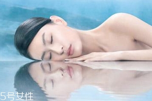 初春要換護(hù)膚品嗎？不用全部換