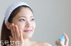 保濕爽膚水什么時(shí)候用？早中晚都必須用