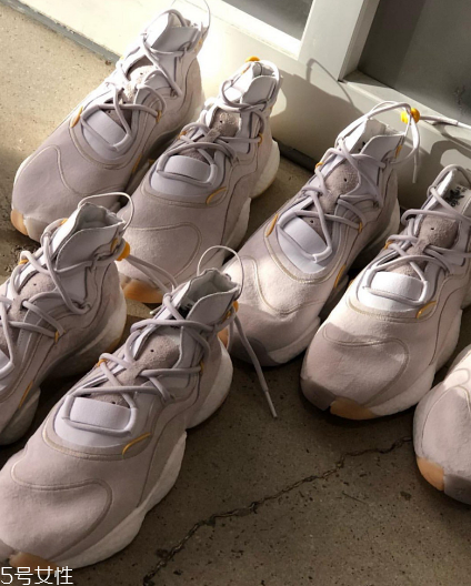 bristol studio與adidas crazy byw聯(lián)名款在哪買_多少錢？