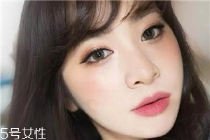 黃皮適合什么顏色的口紅？口紅界的常青樹