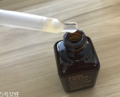 雅詩(shī)蘭黛適合油性皮膚嗎？