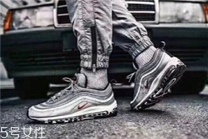 運動鞋可以干洗嗎？盡量自己擦洗