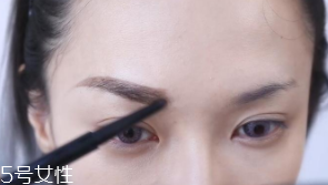 眉毛畫壞了怎么補救？12種拯救方法都在這里了