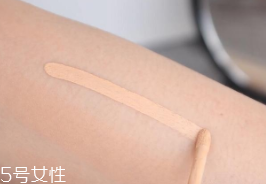 怎么遮瑕雀斑效果最好？雀斑遮瑕少不了遮瑕筆