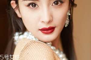 雅詩(shī)蘭黛口紅哪個(gè)系列好？?jī)A慕vs戀愛(ài)唇膏
