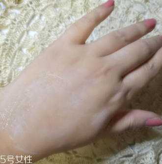 Florena護(hù)手霜怎么樣？滋潤美白打造纖纖玉手