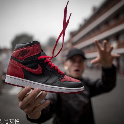 運(yùn)動(dòng)鞋鞋底滑怎么辦？增大鞋底摩擦力