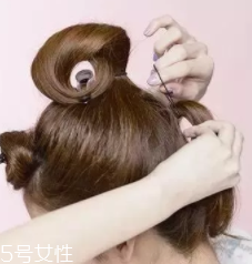 馬尾怎么扎顯臉??？馬尾位置越高越精神