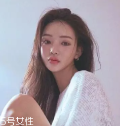 什么女孩適合不留劉海？圓臉妹子掀起劉海更適合你