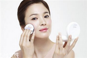 蘭芝氣墊bb霜色號(hào)怎么選？喬妹最?lèi)?ài)的產(chǎn)品