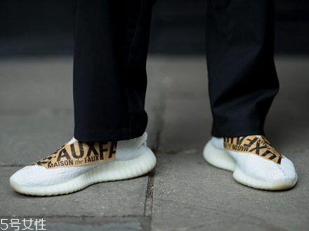 運動鞋一定要穿襪子嗎？最好是穿上襪子