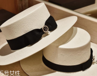 戴什么帽子顯臉小？寬檐帽讓臉看起來小