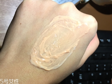 雅詩(shī)蘭黛卸妝乳怎么用？