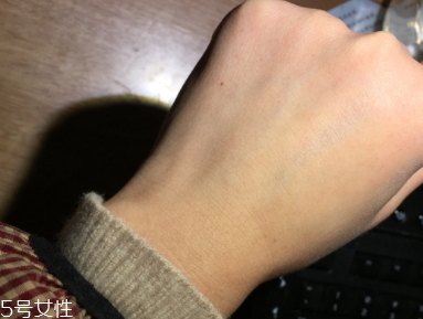 雅詩(shī)蘭黛卸妝乳怎么用？