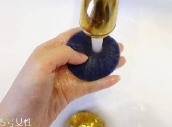 新買的氣墊粉撲要洗嗎？用久了一定要清洗
