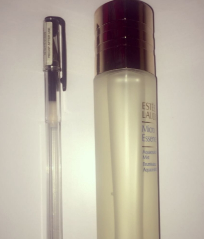 雅詩蘭黛微精華噴霧怎么用？