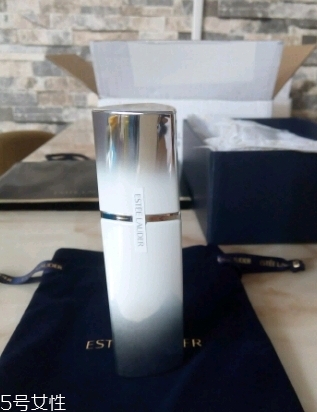 雅詩蘭黛晶透沁白精華怎么樣？一起來看看評測