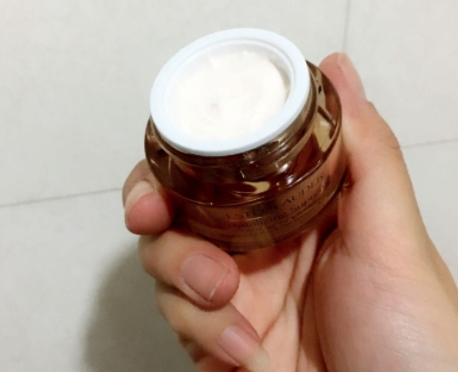 雅詩蘭黛多效智妍眼霜怎么用？