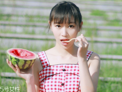 碧歐泉和倩碧還有蘭芝哪個(gè)好用？看肌膚挑選