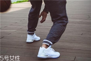 運(yùn)動鞋網(wǎng)面發(fā)黃怎么辦？用牙膏輕松解決