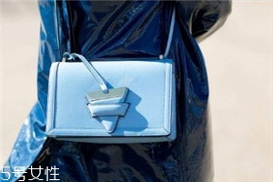 loewe是幾線品牌？時(shí)尚界的it bag