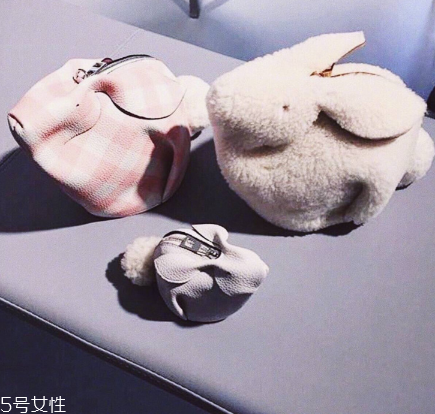 loewe和bv哪個(gè)檔次高？著名奢侈品牌間的對決