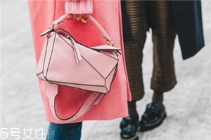 loewe和bv哪個(gè)檔次高？著名奢侈品牌間的對(duì)決