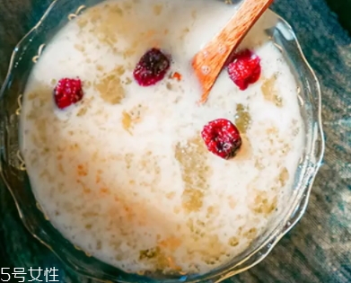 雪燕可以用熱水泡發(fā)嗎？熱水vs冷水