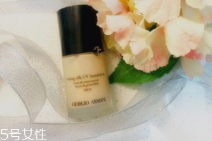 阿瑪尼粉底液脫妝嗎？4小時(shí)后要補(bǔ)妝