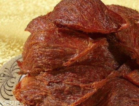血燕窩和白燕窩區(qū)別 是高價(jià)值還是商家噱頭？