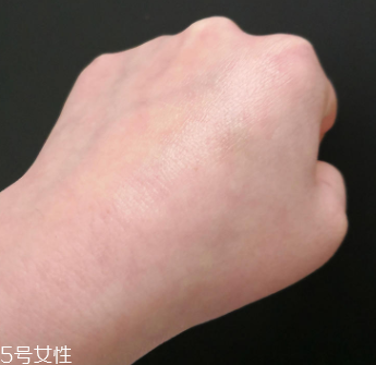 碧唇小藍(lán)罐怎么樣？滋潤效果超好