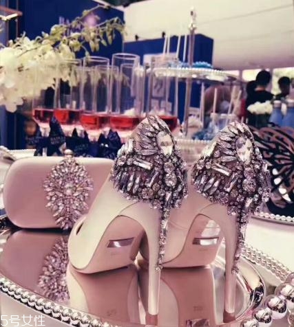 badgley mischka鞋子多少錢？比jc、rv價(jià)格美麗多了