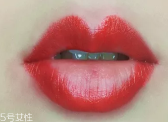 絲絨口紅和啞光哪個好？正式場合用啞光