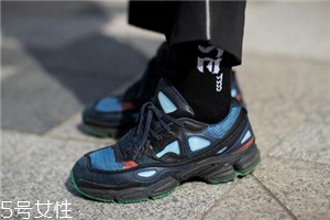 運動鞋能撐大嗎？可以用撐鞋器
