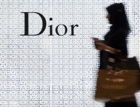 dior迪奧和香奈兒化妝品哪個好？檔次更高