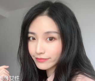 春天適合什么顏色口紅？首選活力西柚色