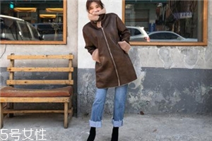 羊羔絨外套配什么褲子？讓你開春美個夠