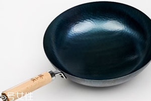 章丘鐵鍋怎么開(kāi)鍋？臻三環(huán)鐵鍋開(kāi)鍋教程