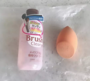 美妝蛋能用洗面奶洗嗎？洗面奶洗不掉彩妝