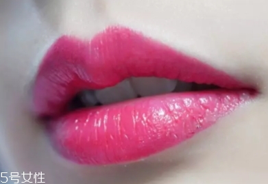 dior迪奧520和567哪個(gè)好看？