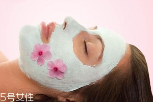 敷完面膜不洗臉會(huì)怎么樣？粉刺悶痘毛孔堵塞